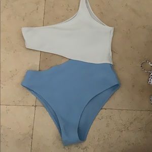 One piece Bathing suit